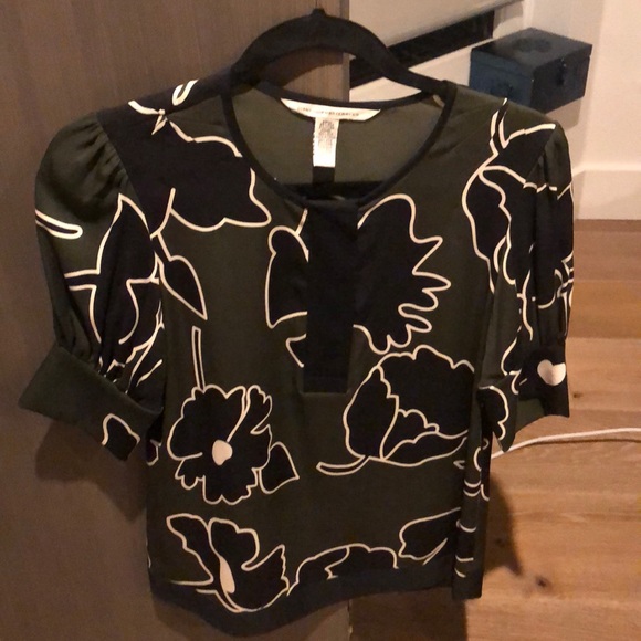Diane von Furstenberg Green Black floral shirt - Picture 1 of 1